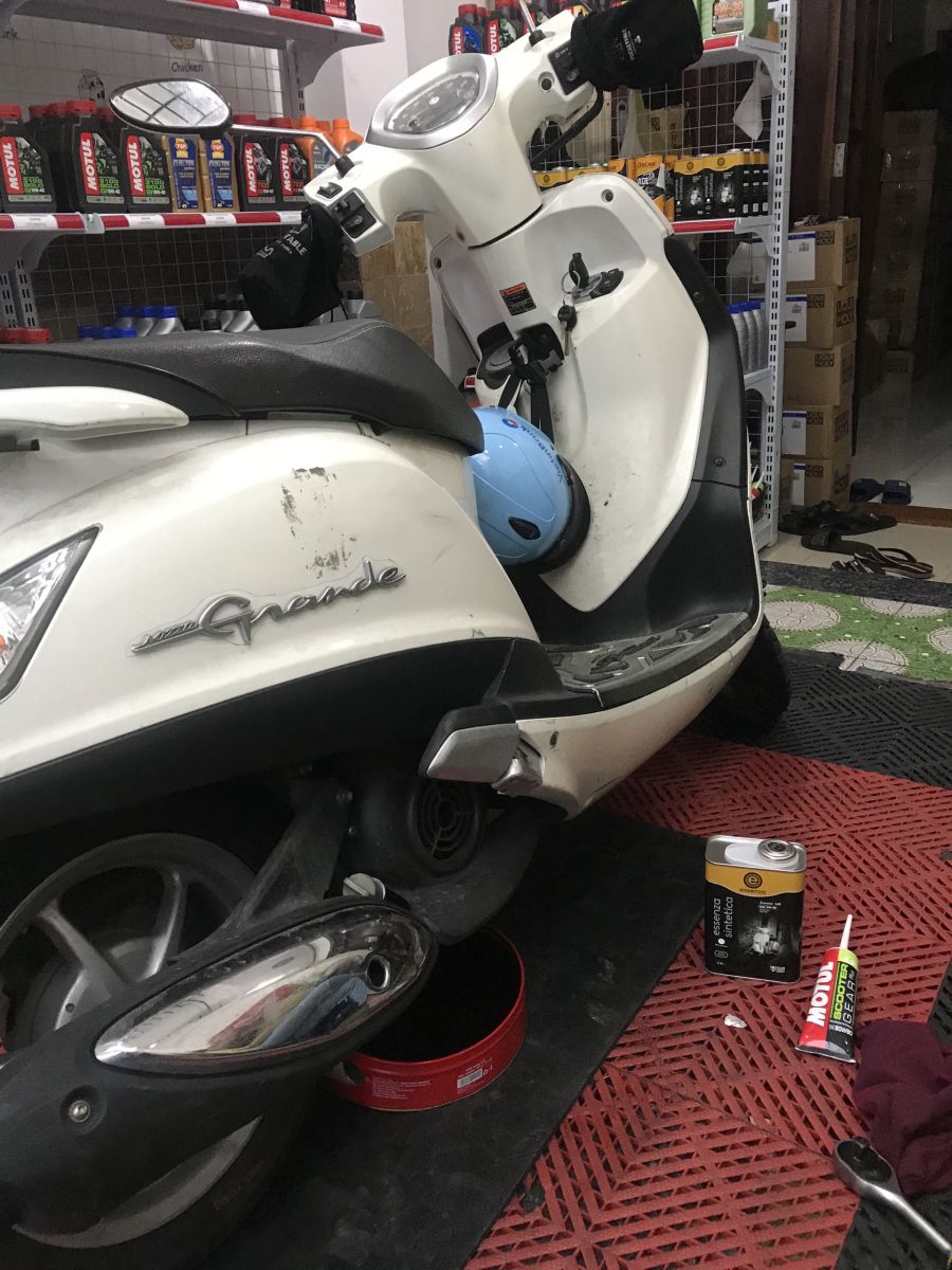 nhot-essenza-scooter-5w30-800ml-danh-cho-xe-tay-ga