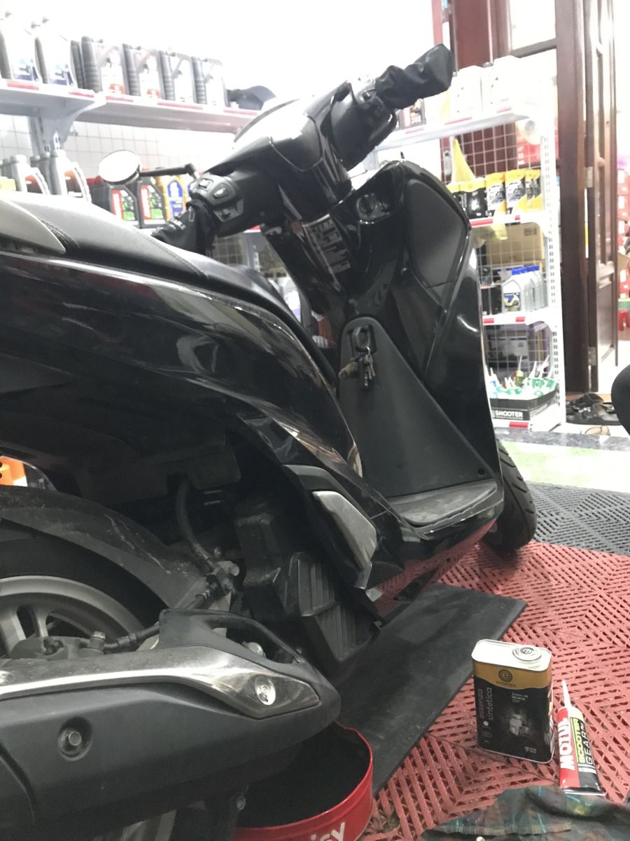 nhot-essenza-scooter-5w30-danh-cho-sh150