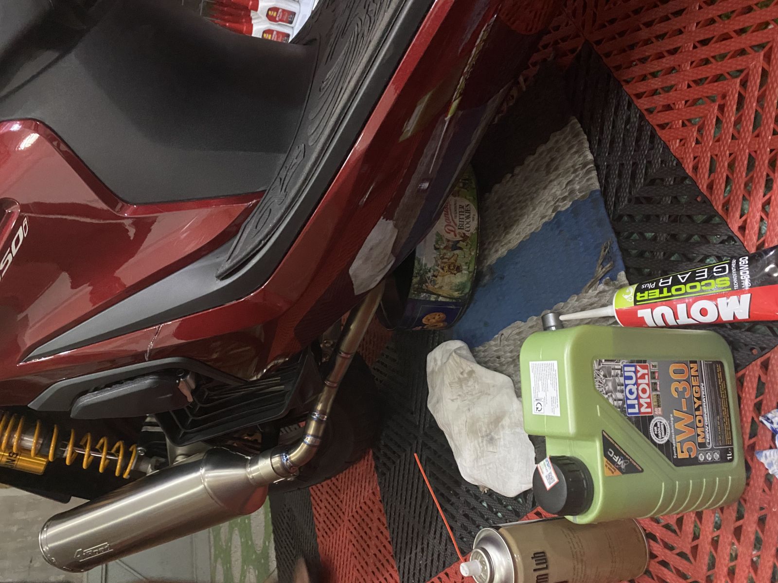 Sh-thay-nhot-liqui-moly-molygen-5w30