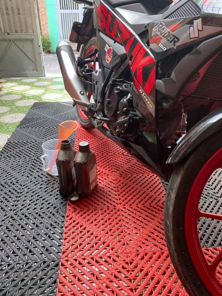 satria-raider-150-thay-nhot-shell-ultra-10w40-1lit